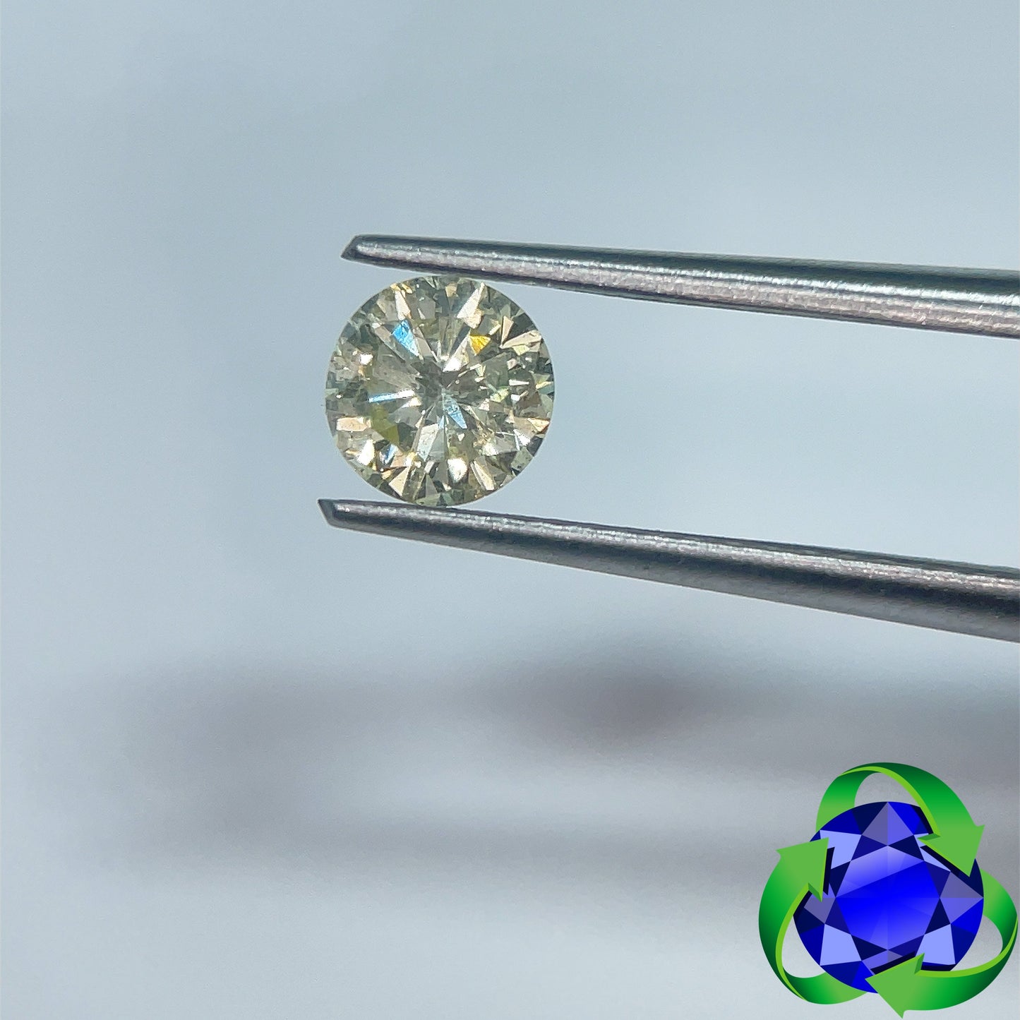 Round Brilliant Cut Diamond - U-V I2 - 0.42ct