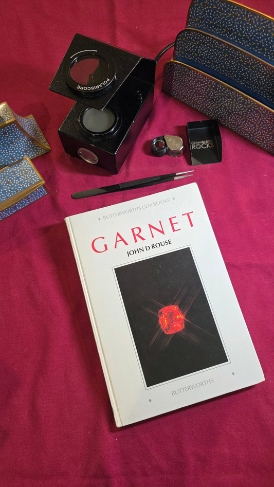 Garnet (Butterworths Gem Books)