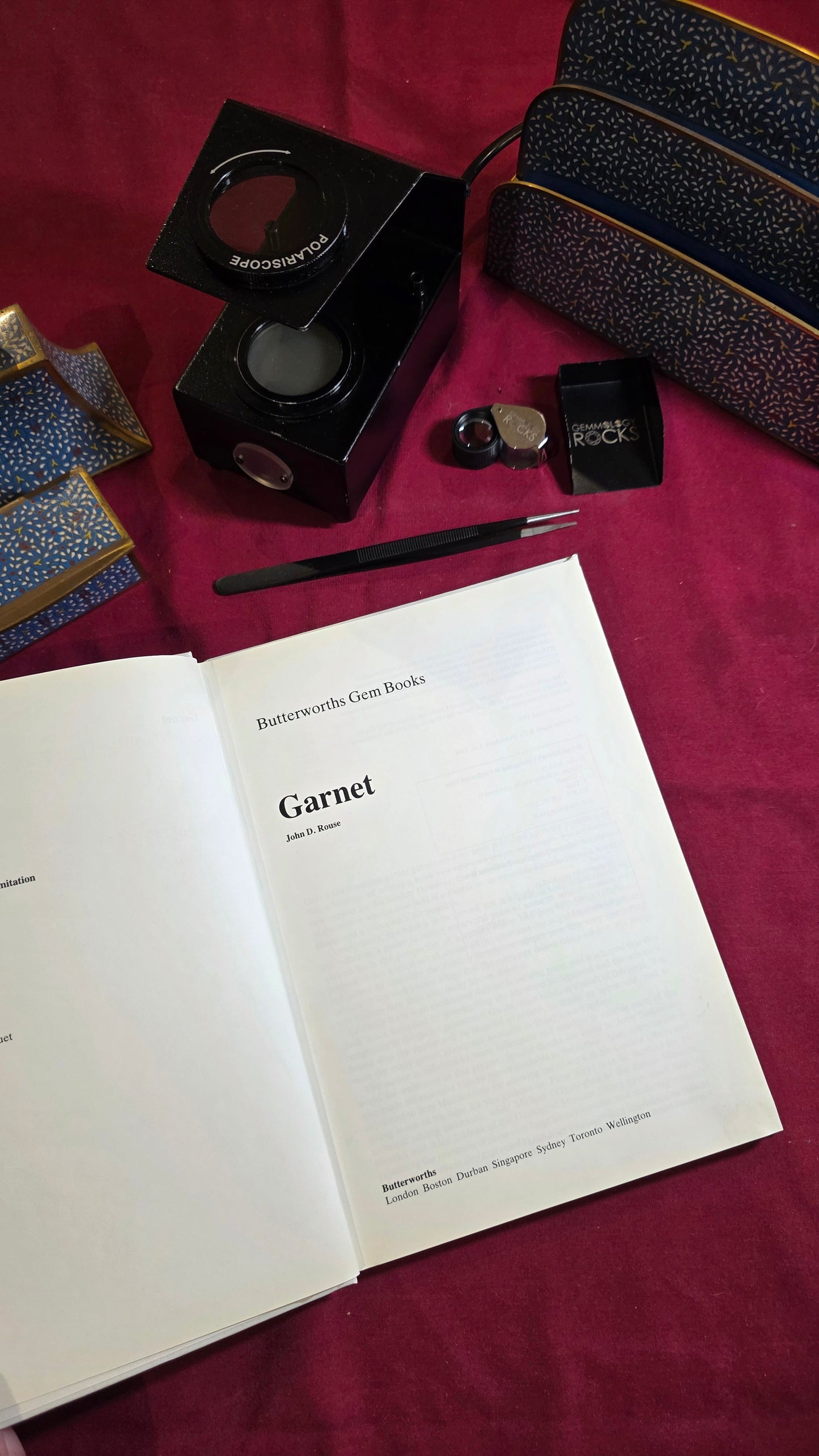 Garnet (Butterworths Gem Books)