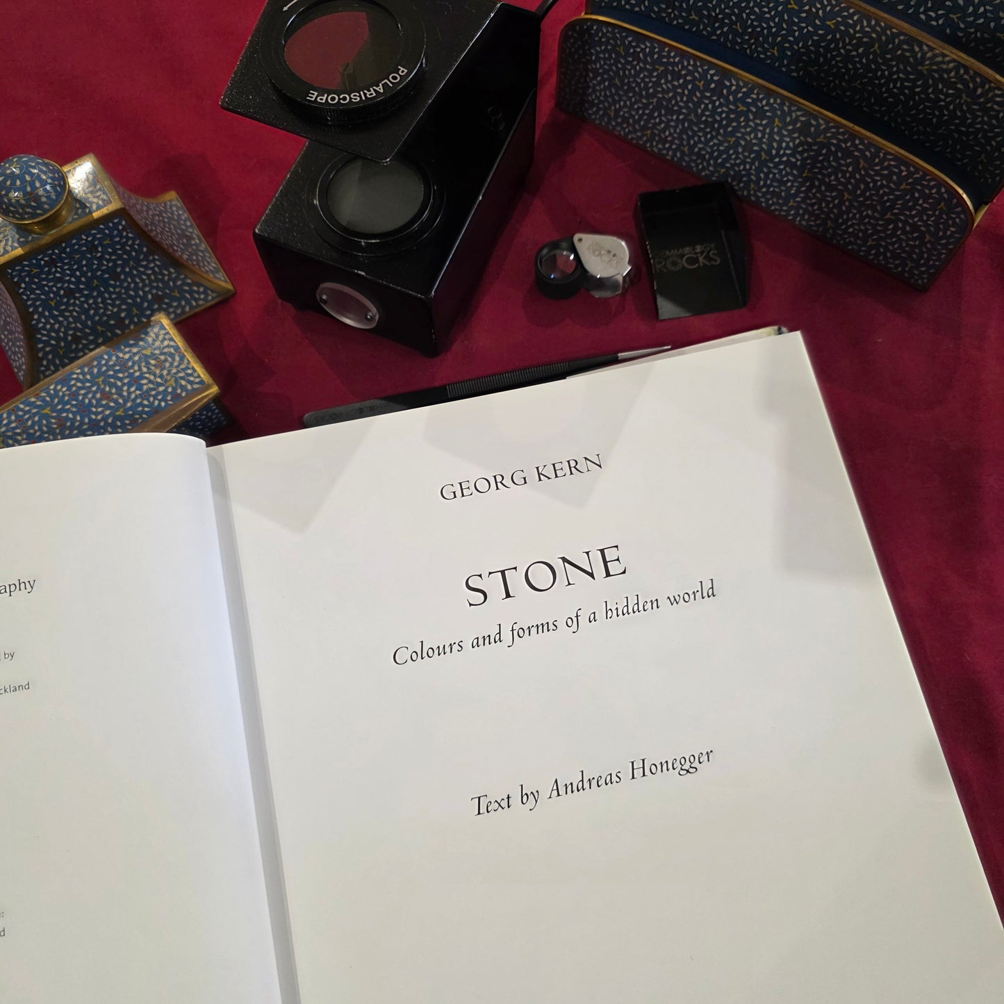 Stone: Colours and Forms of a Hidden World