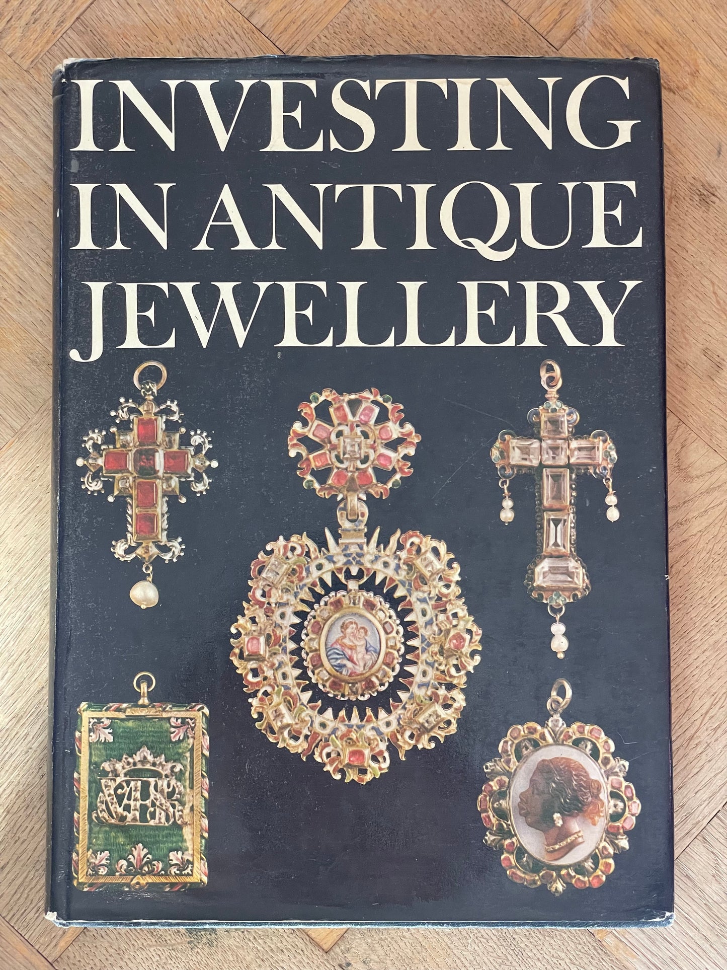 Investing in Antique Jewellery