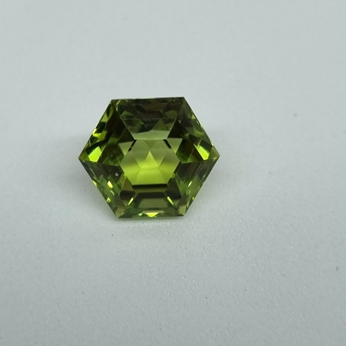 Peridot - Hexagon 4.06ct